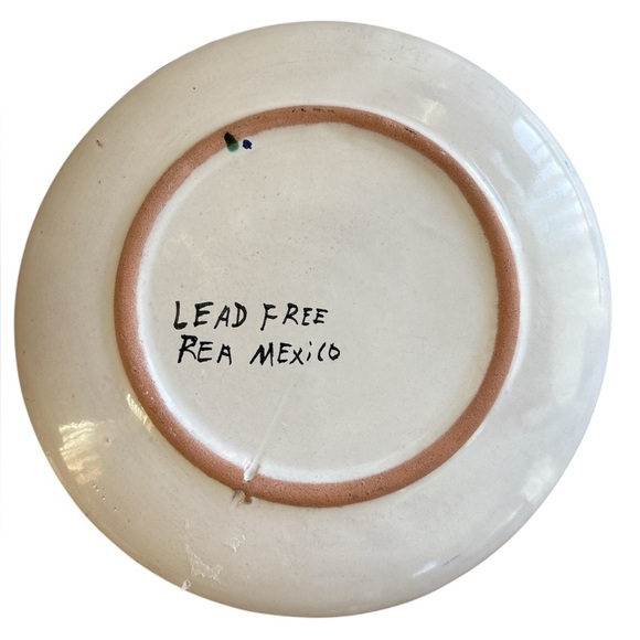 Plate Talavera Blue and White Decor Mexico 8” in diameter. - Picture 2 of 3